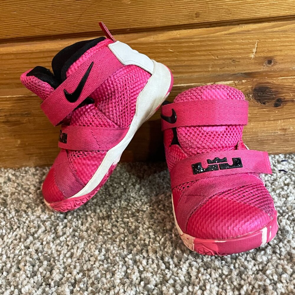 Nike Lebron James Pink toddler size 5